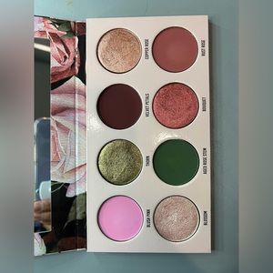 Give Me Glow Vintage Rose palette